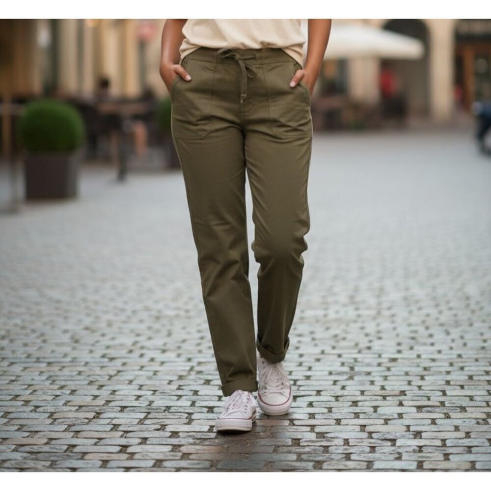 Kenndey Women's Staight Leg Pants NWT Size 6